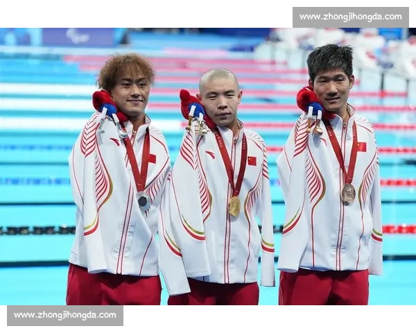 无锡队血染赛场！半场两将重伤退场仍强势领跑